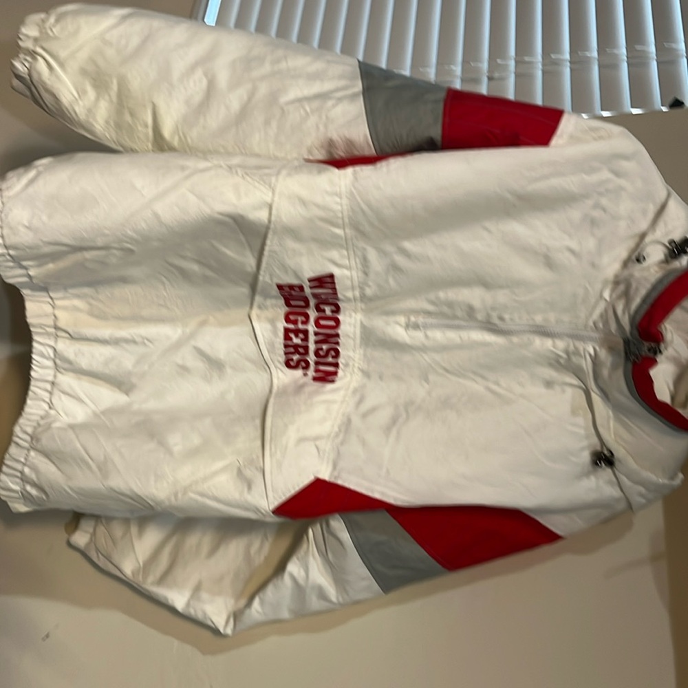 Rare starter jacket pullover Wisconsin